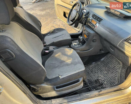 Серый Ситроен С4, объемом двигателя 1.6 л и пробегом 162 тыс. км за 2998 $, фото 8 на Automoto.ua