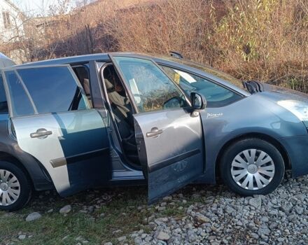 Серый Ситроен С4, объемом двигателя 1.7 л и пробегом 262 тыс. км за 3950 $, фото 1 на Automoto.ua