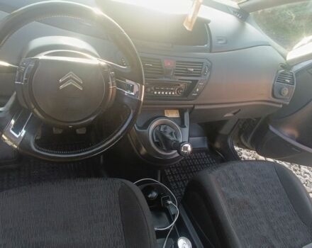 Серый Ситроен С4, объемом двигателя 1.7 л и пробегом 262 тыс. км за 3950 $, фото 2 на Automoto.ua