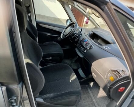 Серый Ситроен С4, объемом двигателя 2 л и пробегом 250 тыс. км за 5500 $, фото 1 на Automoto.ua