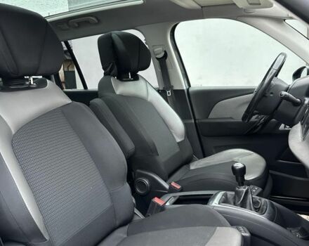 Серый Ситроен С4, объемом двигателя 2 л и пробегом 233 тыс. км за 11250 $, фото 4 на Automoto.ua