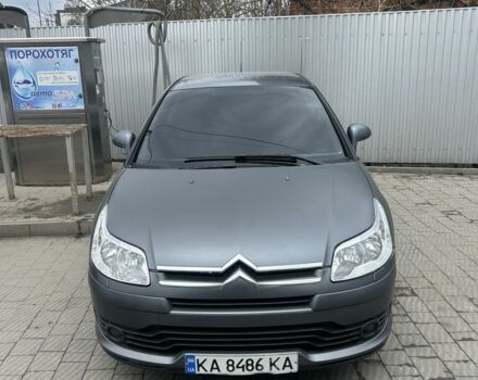 Серый Ситроен С4, объемом двигателя 1.6 л и пробегом 280 тыс. км за 3600 $, фото 1 на Automoto.ua