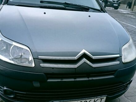 Серый Ситроен С4, объемом двигателя 1.6 л и пробегом 253 тыс. км за 4000 $, фото 1 на Automoto.ua