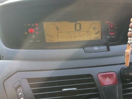 Серый Ситроен С4, объемом двигателя 1.6 л и пробегом 380 тыс. км за 4400 $, фото 1 на Automoto.ua