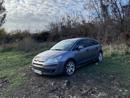 Серый Ситроен С4, объемом двигателя 1.6 л и пробегом 337 тыс. км за 3300 $, фото 1 на Automoto.ua