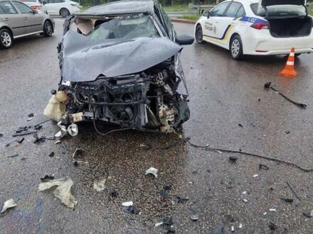 Серый Ситроен С4, объемом двигателя 1.56 л и пробегом 320 тыс. км за 2000 $, фото 1 на Automoto.ua