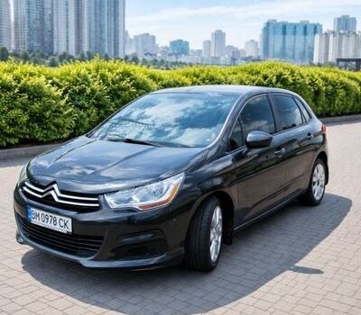 Серый Ситроен С4, объемом двигателя 1.59 л и пробегом 114 тыс. км за 7800 $, фото 1 на Automoto.ua