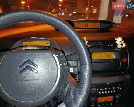 Синий Ситроен С4, объемом двигателя 1.6 л и пробегом 306 тыс. км за 4500 $, фото 3 на Automoto.ua