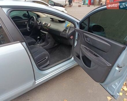 Синий Ситроен С4, объемом двигателя 1.6 л и пробегом 306 тыс. км за 4500 $, фото 9 на Automoto.ua