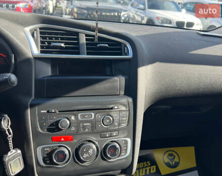 Синий Ситроен С4, объемом двигателя 1.59 л и пробегом 107 тыс. км за 8200 $, фото 12 на Automoto.ua