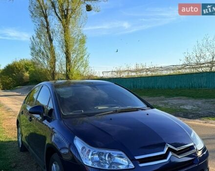 Синий Ситроен С4, объемом двигателя 1.6 л и пробегом 330 тыс. км за 4900 $, фото 1 на Automoto.ua