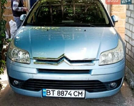 Синий Ситроен С4, объемом двигателя 1.6 л и пробегом 306 тыс. км за 4500 $, фото 1 на Automoto.ua