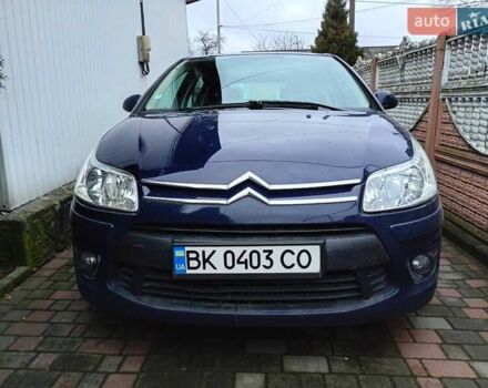 Синий Ситроен С4, объемом двигателя 1.6 л и пробегом 275 тыс. км за 3500 $, фото 1 на Automoto.ua