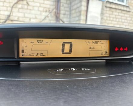 Зеленый Ситроен С4, объемом двигателя 1.4 л и пробегом 142 тыс. км за 3800 $, фото 4 на Automoto.ua