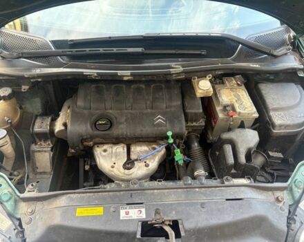 Зеленый Ситроен С4, объемом двигателя 1.4 л и пробегом 142 тыс. км за 3800 $, фото 5 на Automoto.ua