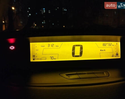 Зелений Сітроен С4, об'ємом двигуна 1.6 л та пробігом 182 тис. км за 4200 $, фото 3 на Automoto.ua