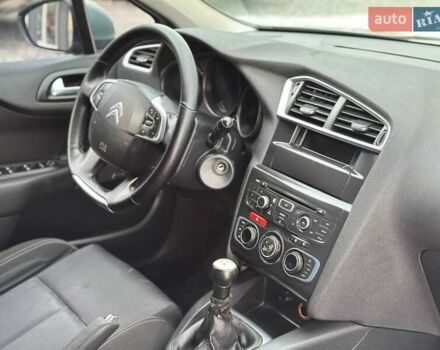 Зелений Сітроен С4, об'ємом двигуна 1.59 л та пробігом 320 тис. км за 4999 $, фото 8 на Automoto.ua
