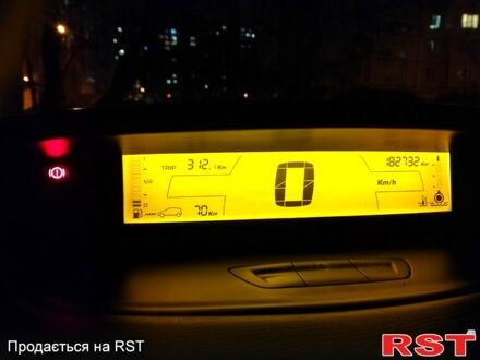 Зеленый Ситроен С4, объемом двигателя 1.6 л и пробегом 182 тыс. км за 4200 $, фото 1 на Automoto.ua