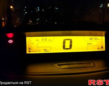 Зеленый Ситроен С4, объемом двигателя 1.6 л и пробегом 182 тыс. км за 4200 $, фото 1 на Automoto.ua