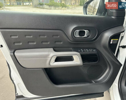 Белый Ситроен C5 Aircross, объемом двигателя 2 л и пробегом 145 тыс. км за 18999 $, фото 89 на Automoto.ua