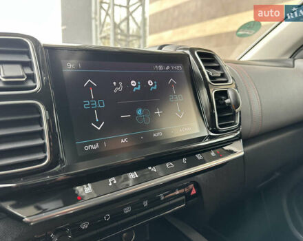 Белый Ситроен C5 Aircross, объемом двигателя 2 л и пробегом 145 тыс. км за 18999 $, фото 70 на Automoto.ua