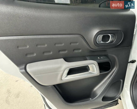 Белый Ситроен C5 Aircross, объемом двигателя 2 л и пробегом 145 тыс. км за 18999 $, фото 91 на Automoto.ua