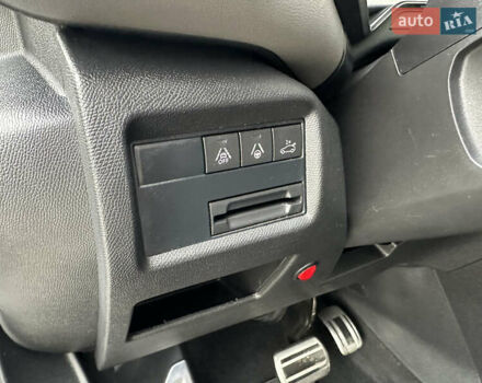 Белый Ситроен C5 Aircross, объемом двигателя 2 л и пробегом 145 тыс. км за 18999 $, фото 94 на Automoto.ua