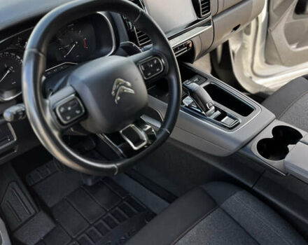 Белый Ситроен C5 Aircross, объемом двигателя 1.5 л и пробегом 184 тыс. км за 21500 $, фото 16 на Automoto.ua