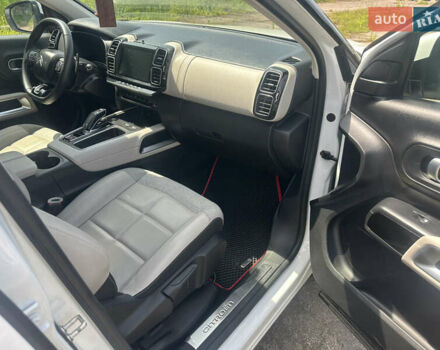 Белый Ситроен C5 Aircross, объемом двигателя 1.5 л и пробегом 175 тыс. км за 21850 $, фото 19 на Automoto.ua