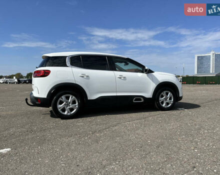Белый Ситроен C5 Aircross, объемом двигателя 1.5 л и пробегом 184 тыс. км за 21500 $, фото 4 на Automoto.ua