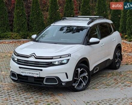 Сітроен C5 Aircross 2019 у Харкові на Automoto.ua Білий Сітроен C5 Aircross, об'ємом двигуна 2 л та пробігом 165 тис. км за 19300 $, фото 1 на Automoto.ua