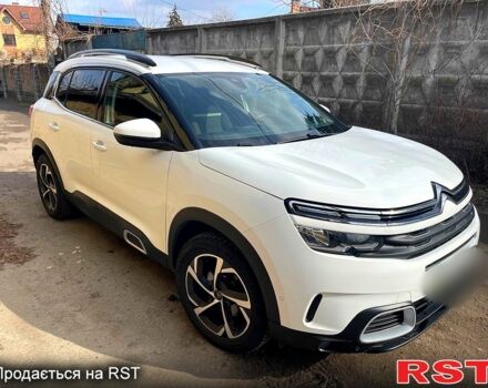 Белый Ситроен C5 Aircross, объемом двигателя 15 л и пробегом 100 тыс. км за 21500 $, фото 1 на Automoto.ua