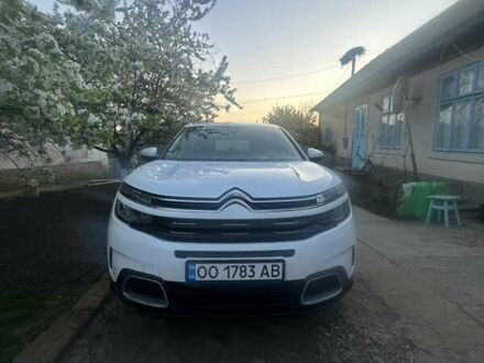 Сітроен C5 Aircross 2019 у Одесі на Automoto.ua Білий Сітроен C5 Aircross, об'ємом двигуна 1.2 л та пробігом 70 тис. км за 17400 $, фото 1 на Automoto.ua