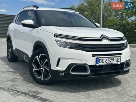 Ситроен C5 Aircross 2020 в Николаеве на Automoto.ua Белый Ситроен C5 Aircross, объемом двигателя 2 л и пробегом 93 тыс. км за 23600 $, фото 1 на Automoto.ua