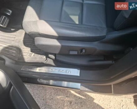 Сірий Сітроен C5 Aircross, об'ємом двигуна 2 л та пробігом 104 тис. км за 20500 $, фото 39 на Automoto.ua