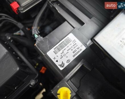 Сірий Сітроен C5 Aircross, об'ємом двигуна 2 л та пробігом 178 тис. км за 24300 $, фото 95 на Automoto.ua