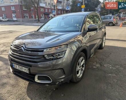 Серый Ситроен C5 Aircross, объемом двигателя 1.5 л и пробегом 141 тыс. км за 22500 $, фото 3 на Automoto.ua