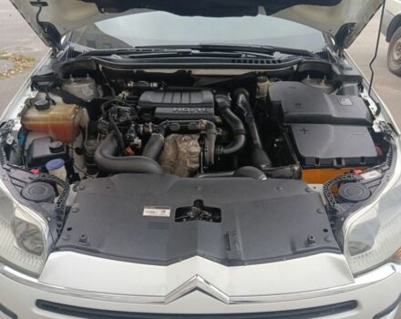 Белый Ситроен С5, объемом двигателя 1.6 л и пробегом 370 тыс. км за 6000 $, фото 5 на Automoto.ua