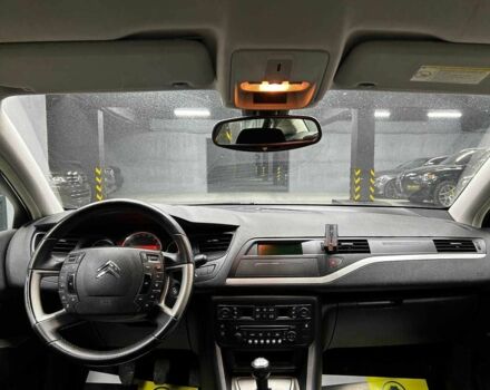 Белый Ситроен С5, объемом двигателя 1.6 л и пробегом 277 тыс. км за 6600 $, фото 10 на Automoto.ua