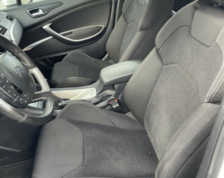 Сітроен С5 2009 у Чернівцях на Automoto.ua Білий Сітроен С5, об'ємом двигуна 1.6 л та пробігом 279 тис. км за 6600 $, фото 26 на Automoto.ua