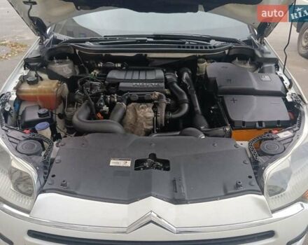 Белый Ситроен С5, объемом двигателя 1.6 л и пробегом 370 тыс. км за 6000 $, фото 4 на Automoto.ua