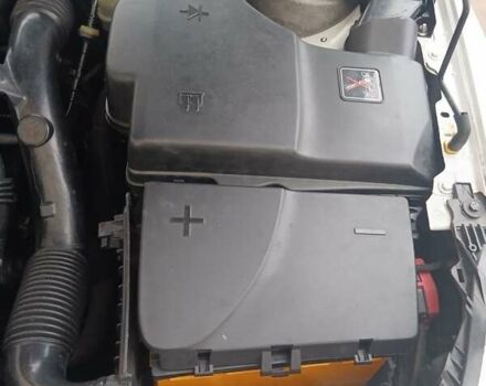 Белый Ситроен С5, объемом двигателя 1.6 л и пробегом 370 тыс. км за 6000 $, фото 11 на Automoto.ua