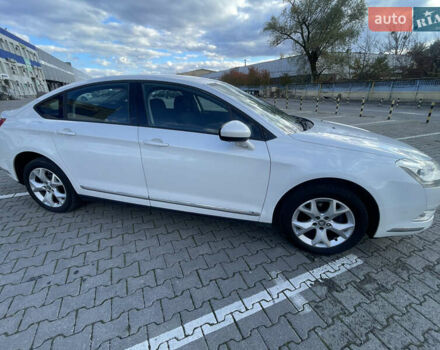 Сітроен С5 2009 у Чернівцях на Automoto.ua Білий Сітроен С5, об'ємом двигуна 1.6 л та пробігом 279 тис. км за 6600 $, фото 7 на Automoto.ua