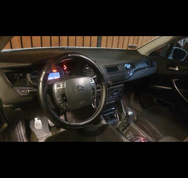 Белый Ситроен С5, объемом двигателя 2 л и пробегом 219 тыс. км за 5500 $, фото 4 на Automoto.ua