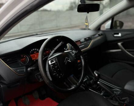 Белый Ситроен С5, объемом двигателя 1.56 л и пробегом 344 тыс. км за 5499 $, фото 15 на Automoto.ua