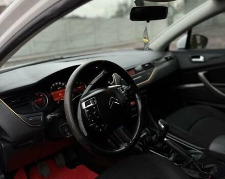 Белый Ситроен С5, объемом двигателя 1.6 л и пробегом 340 тыс. км за 4599 $, фото 5 на Automoto.ua