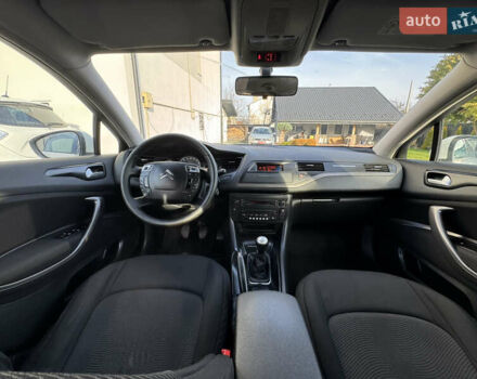 Білий Сітроен С5, об'ємом двигуна 1.6 л та пробігом 330 тис. км за 4790 $, фото 9 на Automoto.ua