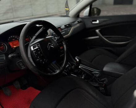 Белый Ситроен С5, объемом двигателя 1.56 л и пробегом 344 тыс. км за 5499 $, фото 13 на Automoto.ua