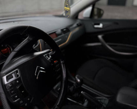 Белый Ситроен С5, объемом двигателя 1.56 л и пробегом 344 тыс. км за 5499 $, фото 16 на Automoto.ua