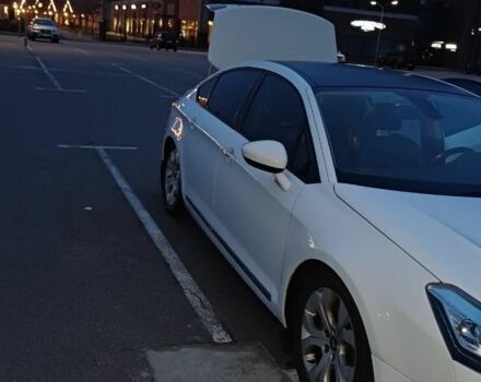 Белый Ситроен С5, объемом двигателя 1.6 л и пробегом 136 тыс. км за 7000 $, фото 1 на Automoto.ua